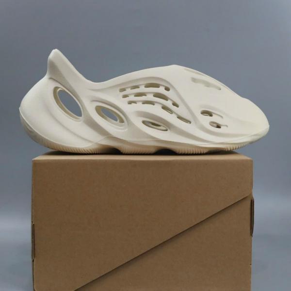Giày Adidas Yeezy Foam Runner