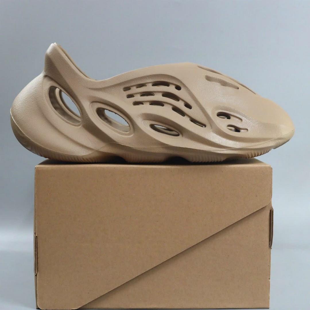 Giày Adidas Yeezy Foam Runner