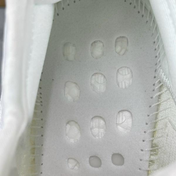 Giày Adidas Yzy350