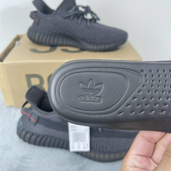 Giày Adidas Yzy350