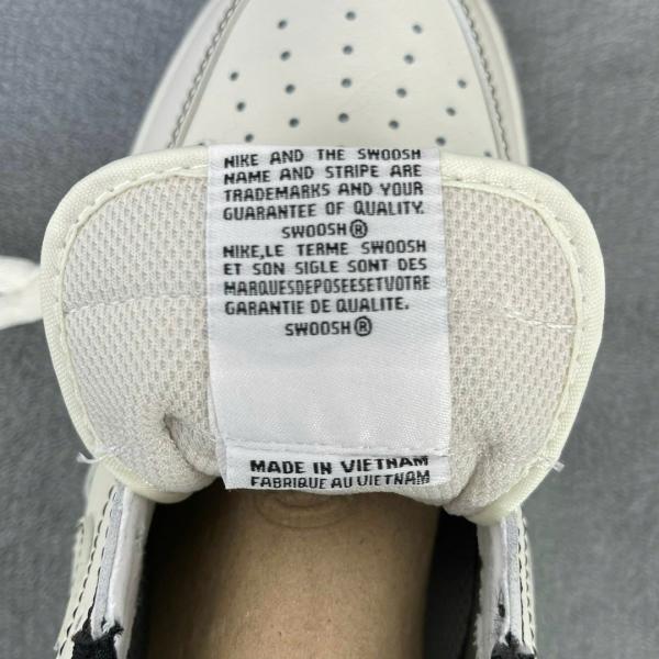 Giày Air Force 1 x Supreme Màu Trắng Viền Đen