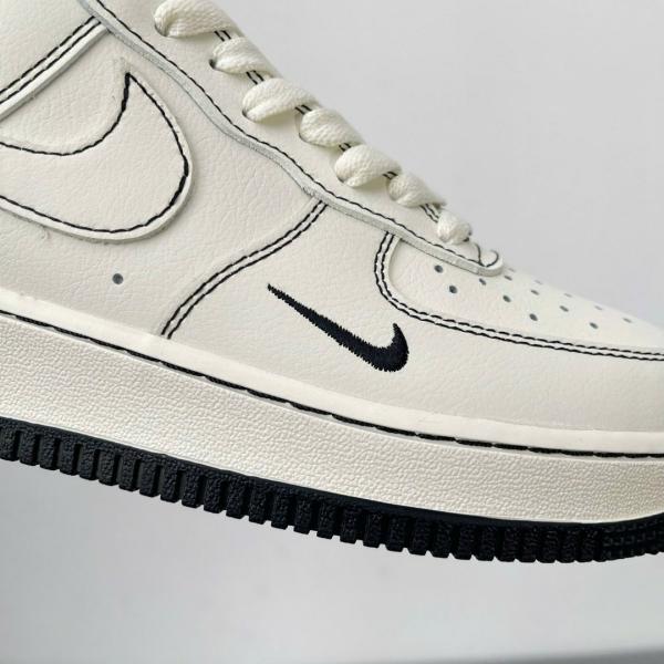 Giày Air Force 1 x Supreme Màu Trắng Viền Đen