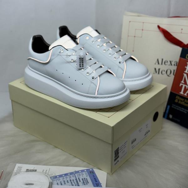 Giày Alexander McQueen Oversized Sneaker