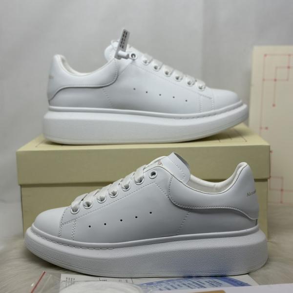 Giày Alexander McQueen Oversized Sneaker