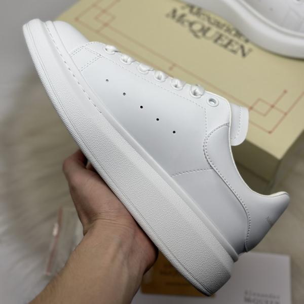Giày Alexander McQueen Oversized Sneaker
