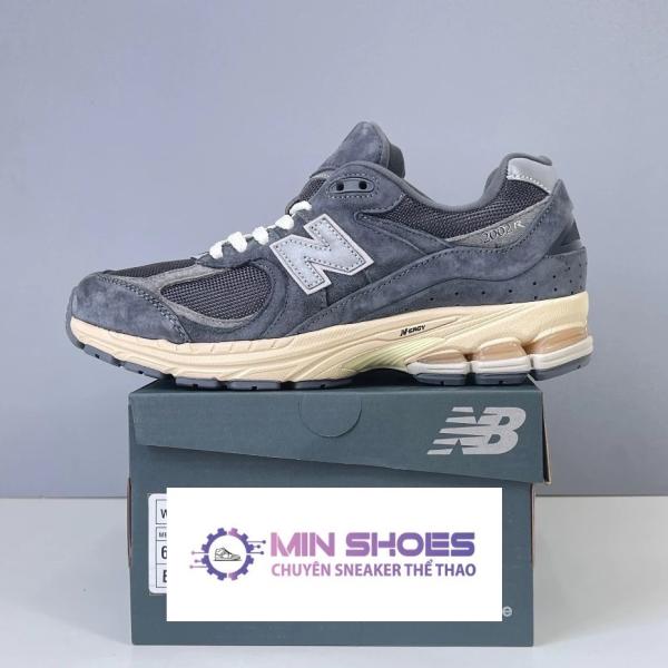 New Balance 2002R Grey Suede Phantom / Magnet