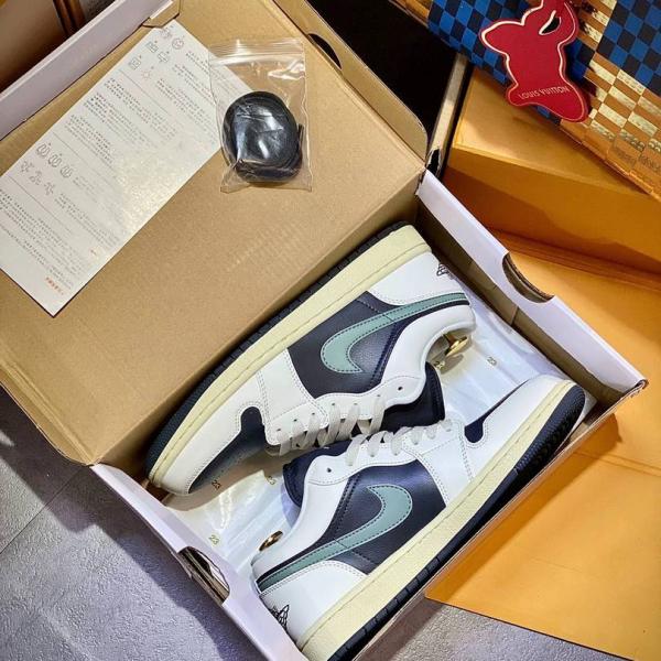 Giày  Nike Air Jordan 1 Low Jade Smoke Like Auth