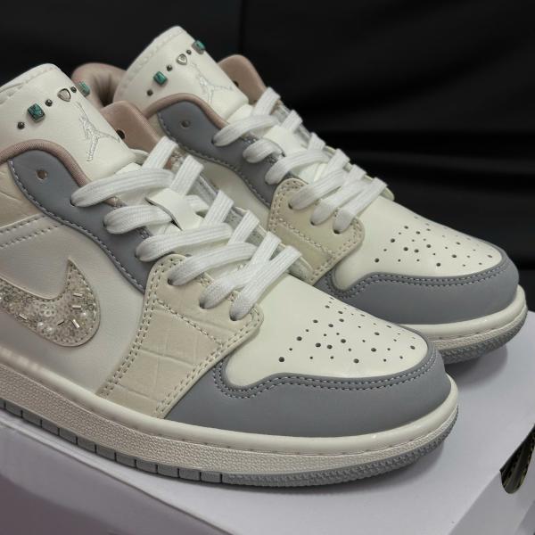 Giày Nike Air Jordan 1 Low ‘Sail Soft Pearl Like Auth