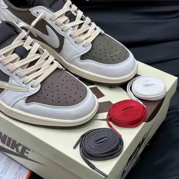 Giày Nike Air Jordan 1 Low x Travis Scott ‘Sail and Ridgerock’
