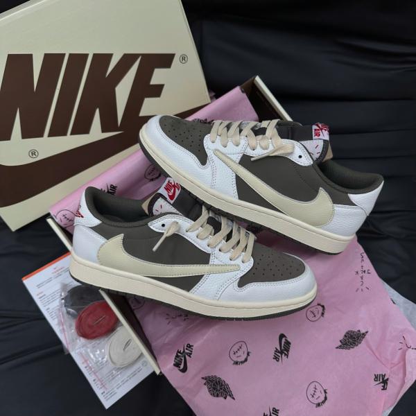 Giày Nike Air Jordan 1 Low x Travis Scott ‘Sail and Ridgerock’