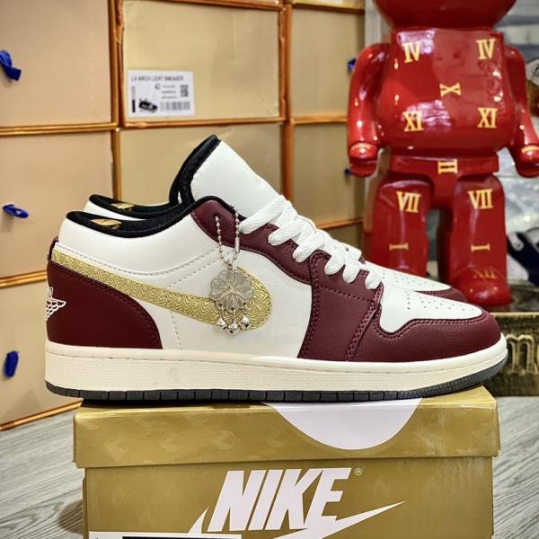 Giày Nike Air Jordan 1 Low Off The Grangon 2024