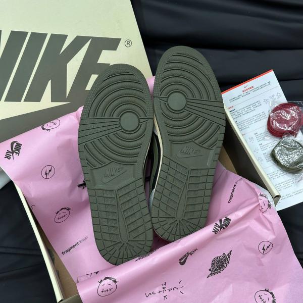 Giày Nike Travis Scott x Air Jordan 1 Low OG “Olive”