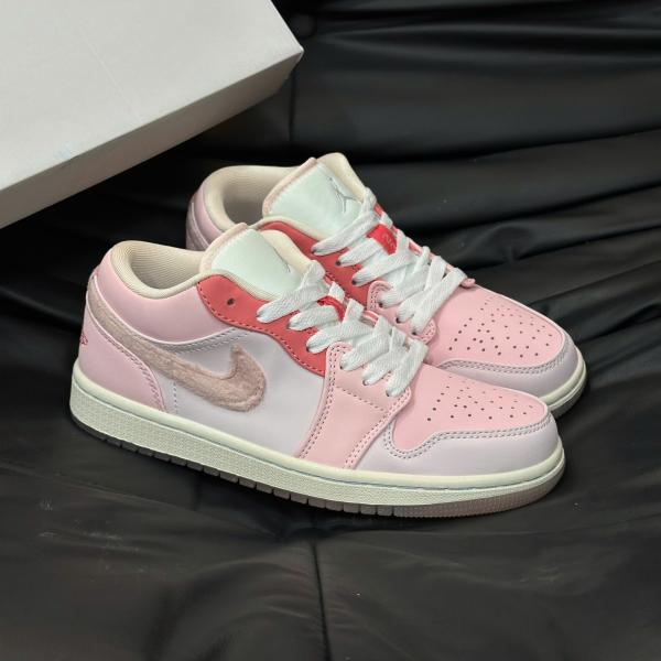 Giày Nike Wmns Air Jordan 1 Low SE ‘Mighty Swooshers’