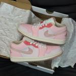 Giày Nike Wmns Air Jordan 1 Low SE ‘Mighty Swooshers’
