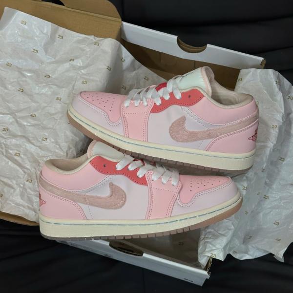 Giày Nike Wmns Air Jordan 1 Low SE ‘Mighty Swooshers’