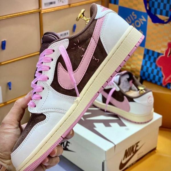 Travis Scott Jordan 1 Low Dark Pony from Raresneaker