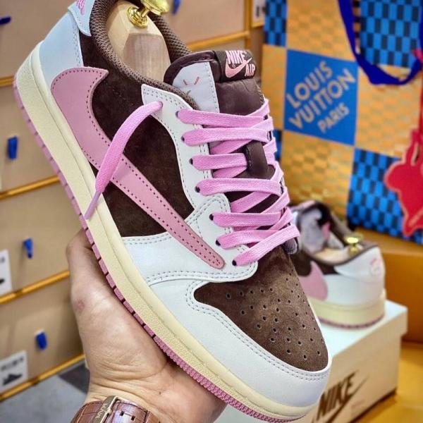 Travis Scott Jordan 1 Low Dark Pony from Raresneaker