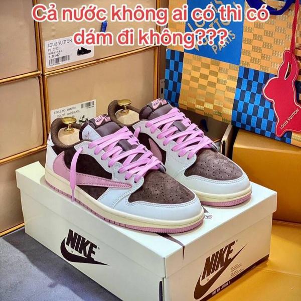 Travis Scott Jordan 1 Low Dark Pony from Raresneaker