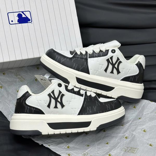 MLB - Giày sneakers unisex cổ thấp Chunky Liner Embo Monogram Best Quality