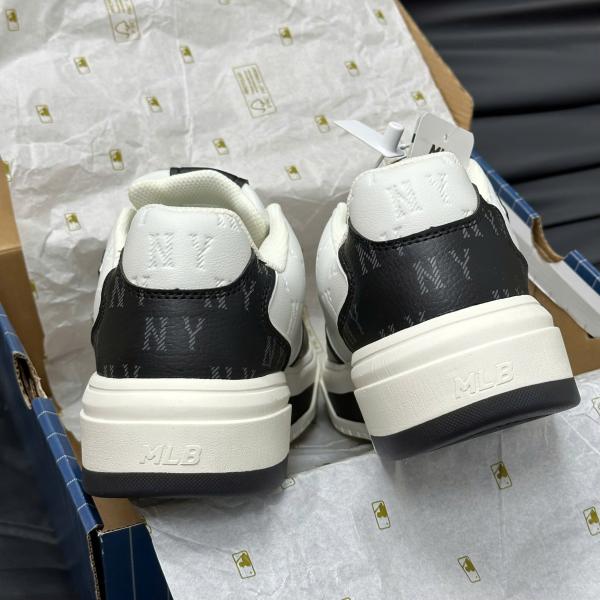 MLB - Giày sneakers unisex cổ thấp Chunky Liner Embo Monogram Best Quality