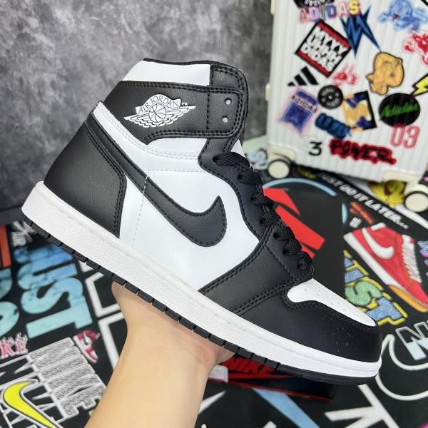 Nike Air Jordan 1 High Panda Like Auth