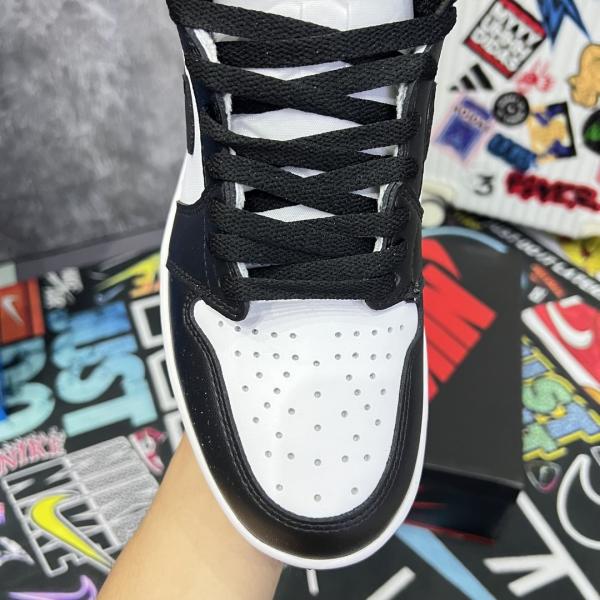Nike Air Jordan 1 High Panda Like Auth