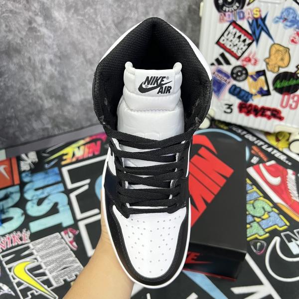 Nike Air Jordan 1 High Panda Like Auth