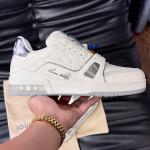 Louis Vuitton LV Arch Light Sneaker Blanco/Plata