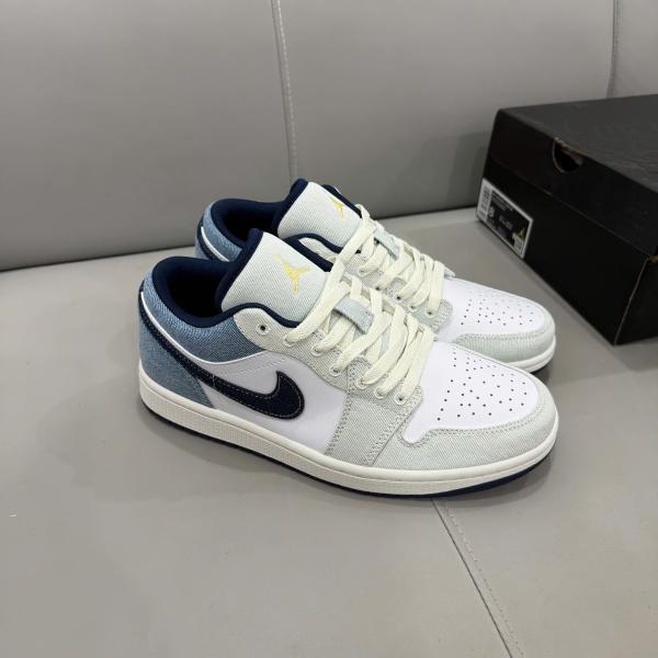 Giày Nike Air Jordan 1 Low SE ‘Light Denim’