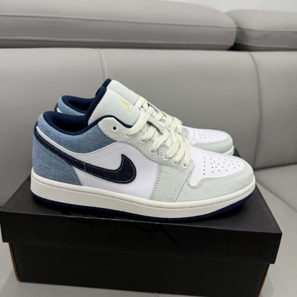 Giày Nike Air Jordan 1 Low SE ‘Light Denim’