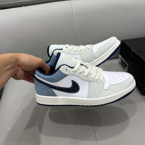 Giày Nike Air Jordan 1 Low SE ‘Light Denim’