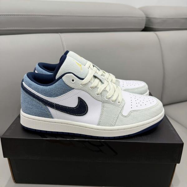 Giày Nike Air Jordan 1 Low SE ‘Light Denim’