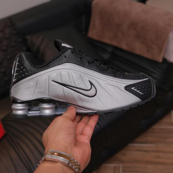 Nike Shox R4 Metallic Silver Black