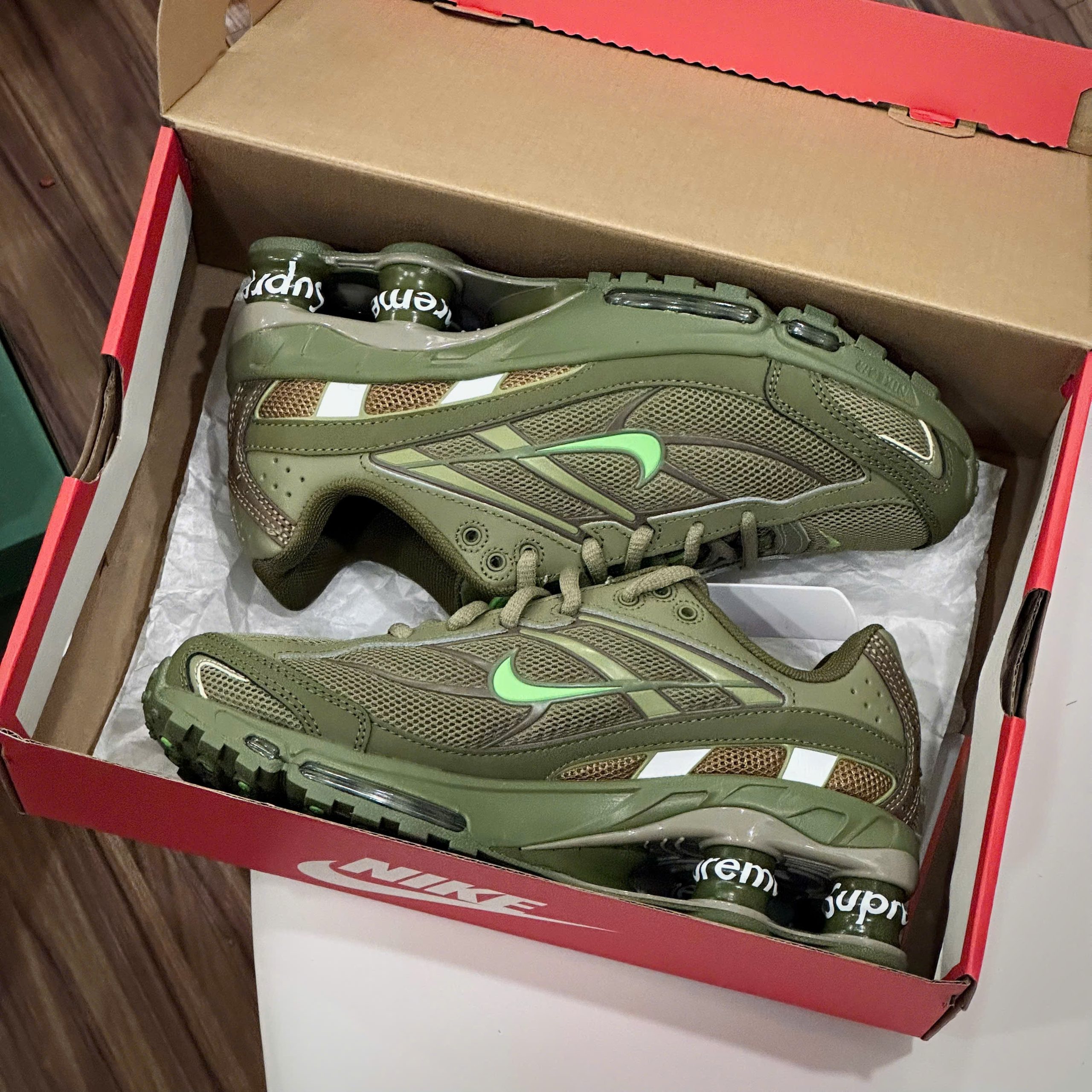 nike-shox-ride-2-supreme-neutral-olive-electric-green00002