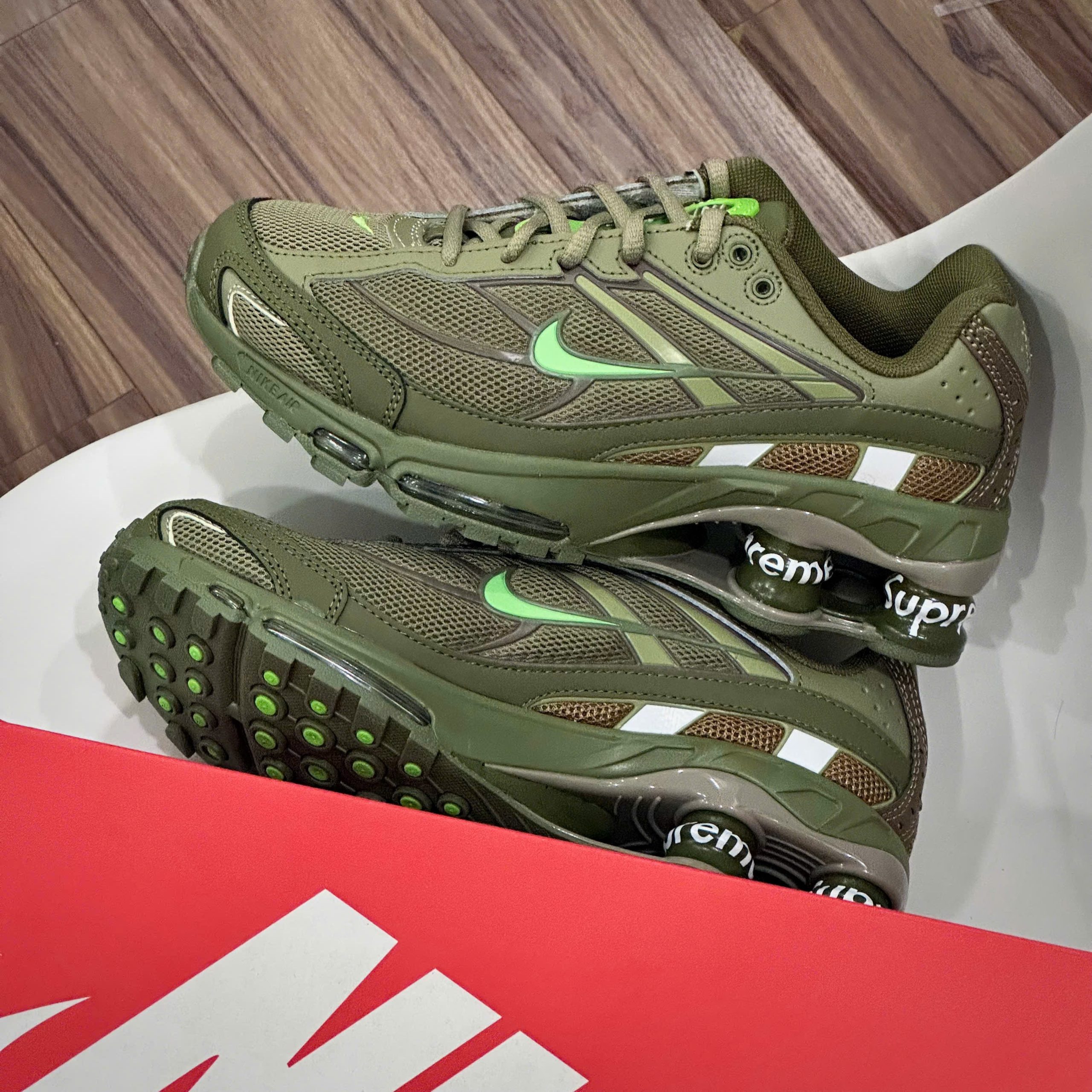 nike-shox-ride-2-supreme-neutral-olive-electric-green00003