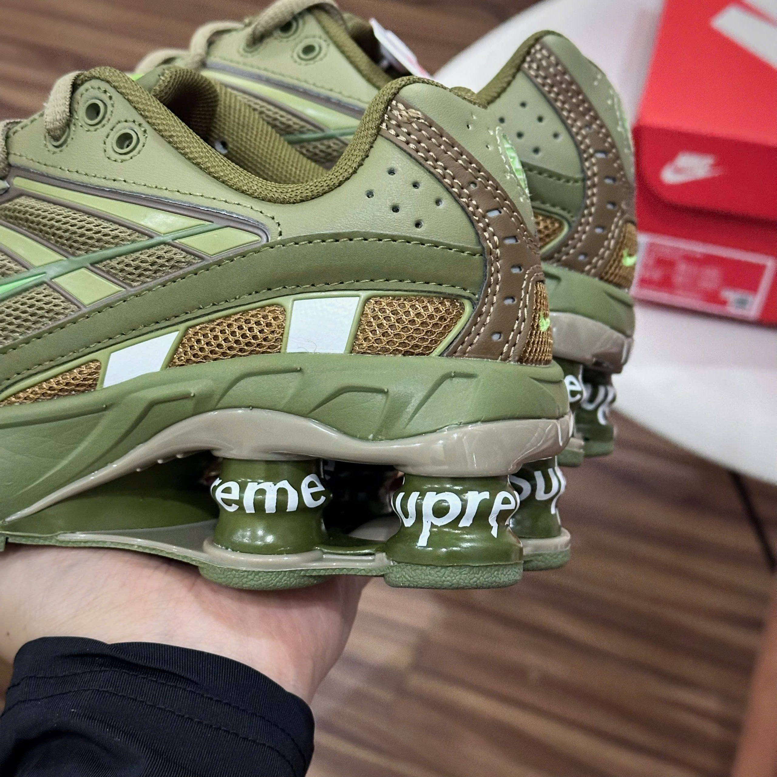 nike-shox-ride-2-supreme-neutral-olive-electric-green00014