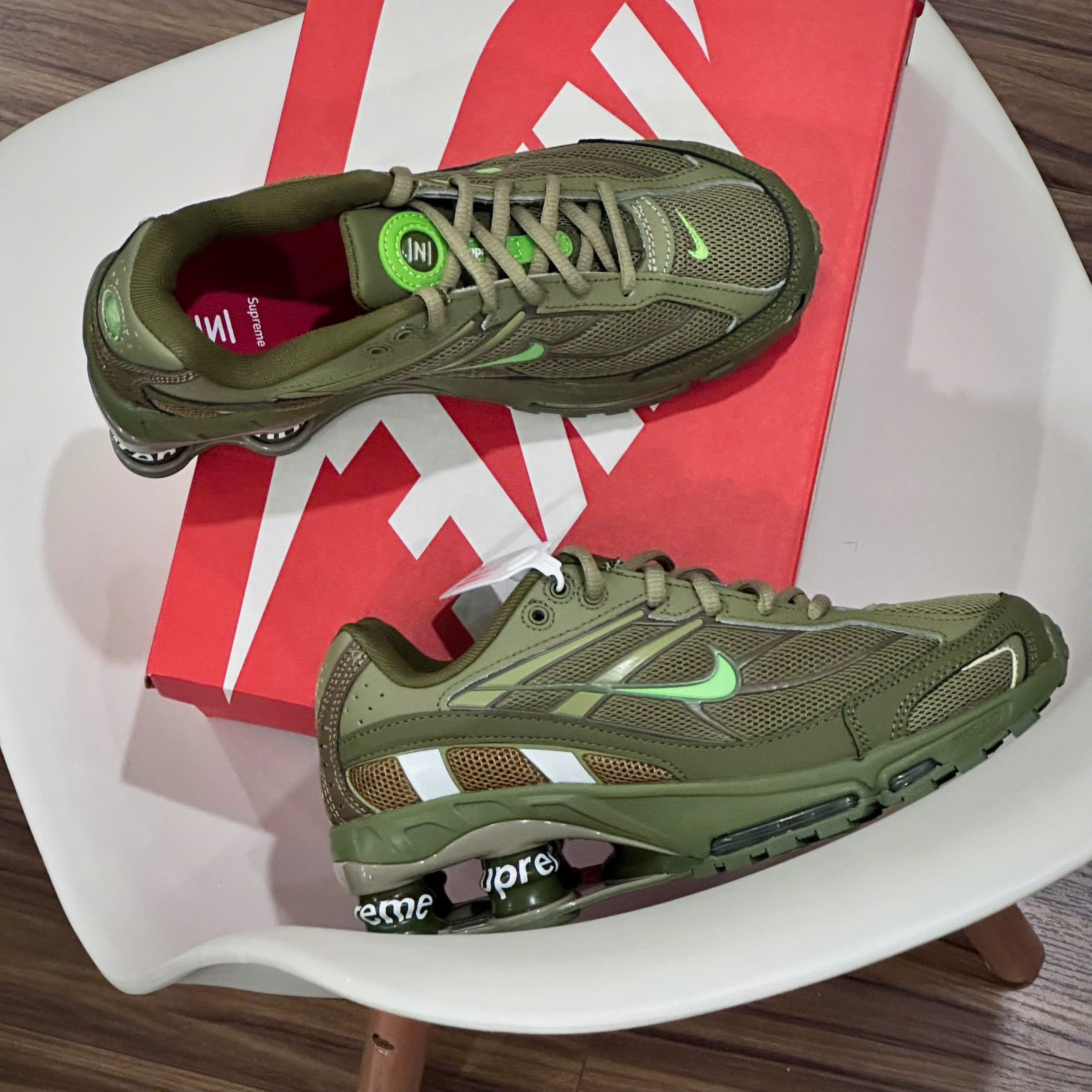 nike-shox-ride-2-supreme-neutral-olive-electric-green00015
