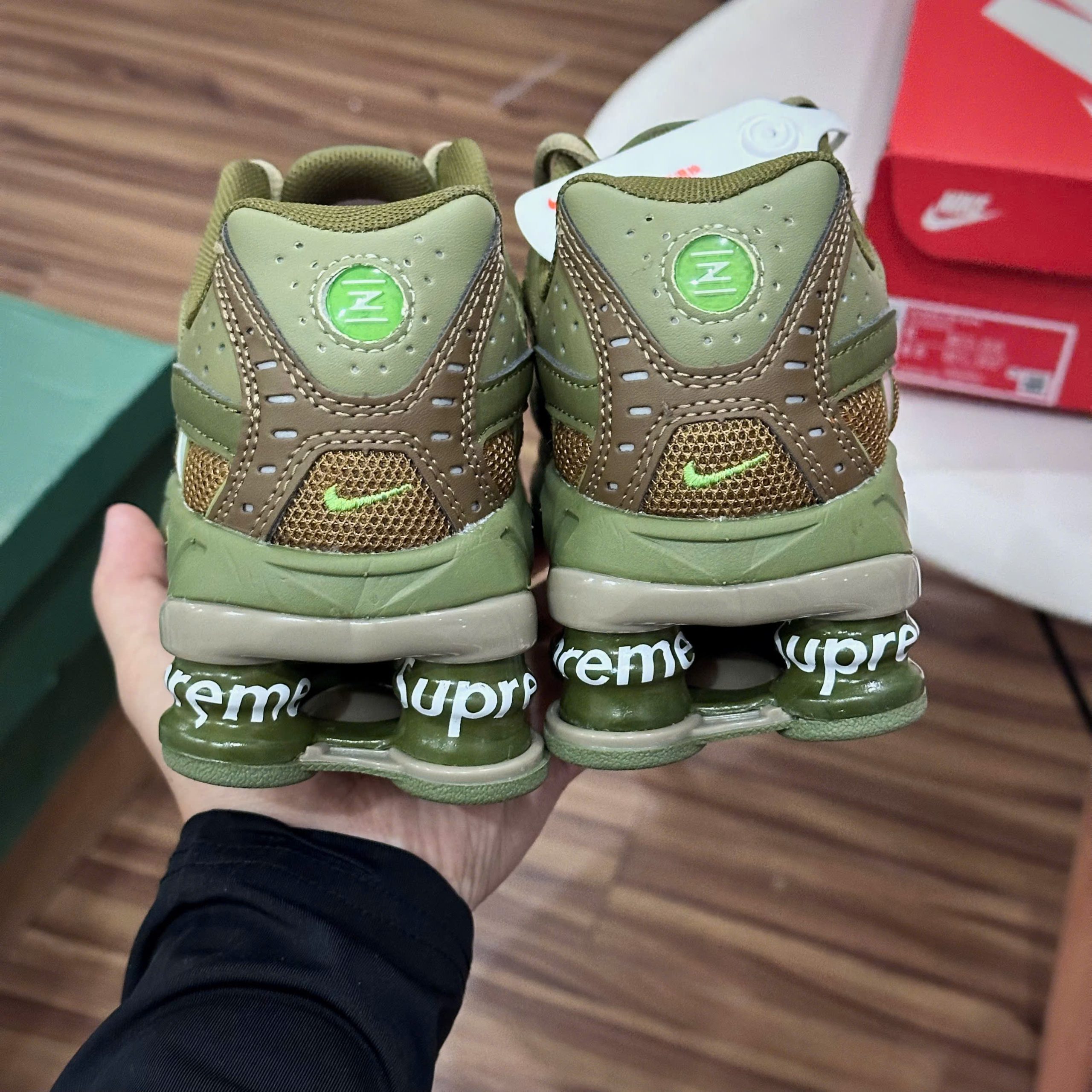 nike-shox-ride-2-supreme-neutral-olive-electric-green00016