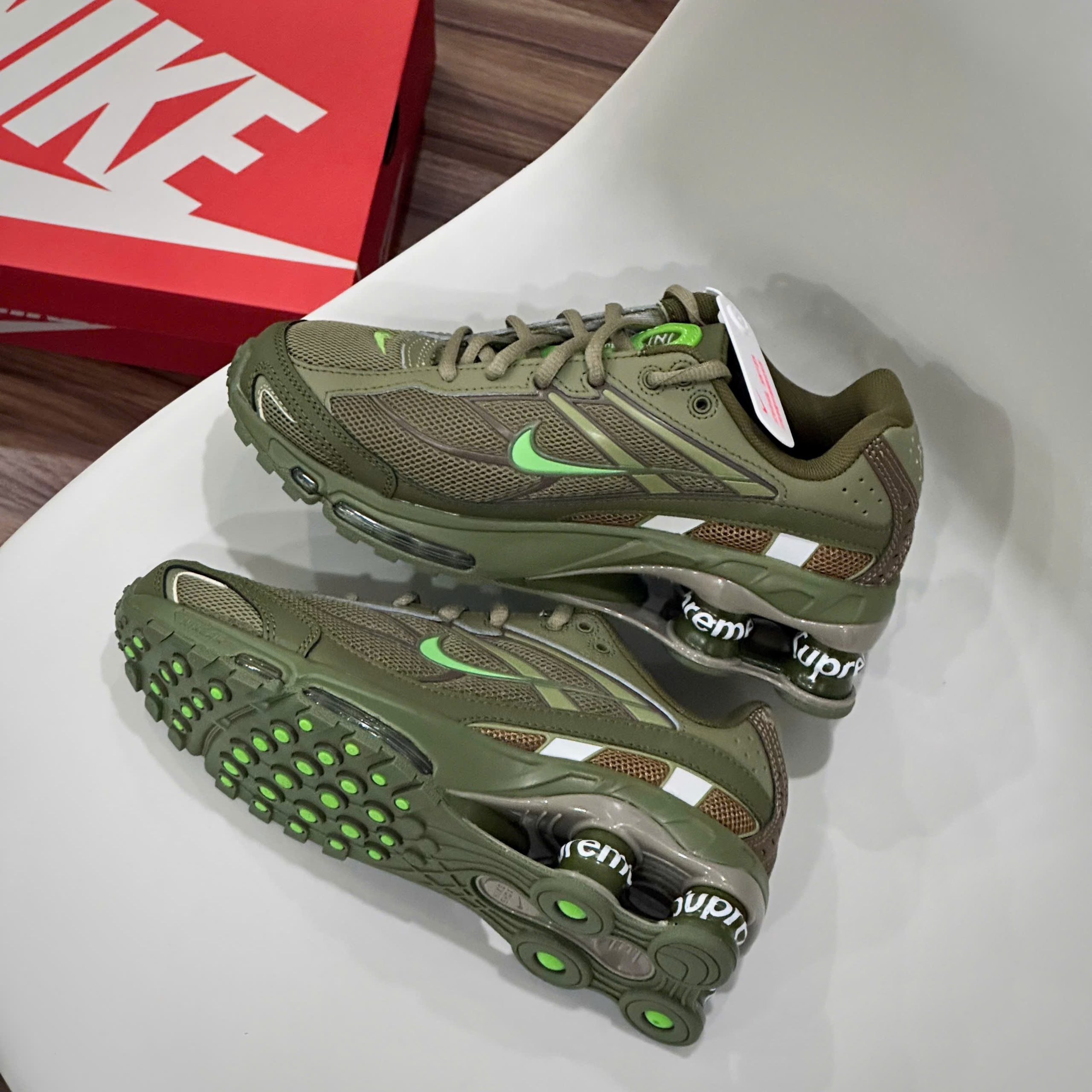 nike-shox-ride-2-supreme-neutral-olive-electric-green00017